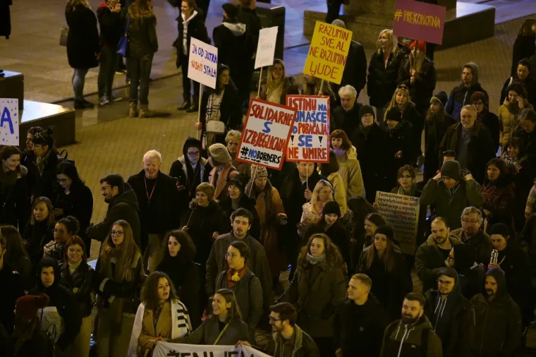 Tisuće ljudi na Noćnom mar&scaron;u za prava žena: 'Patrijarhat siluje'