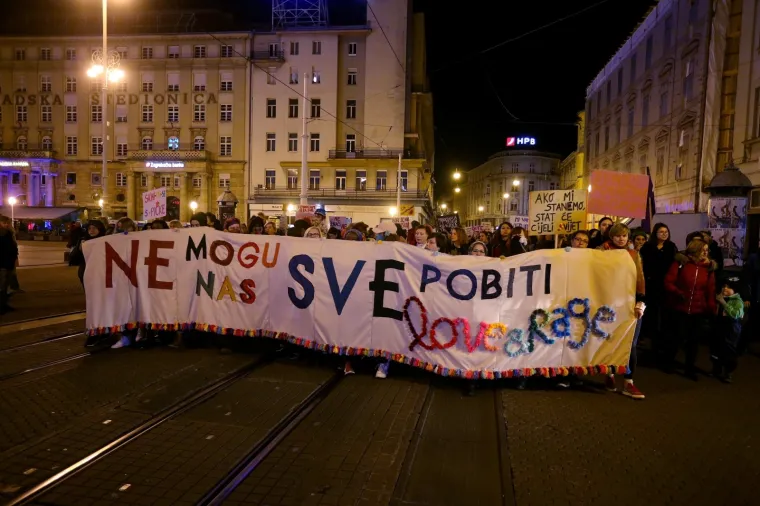 Tisuće ljudi na Noćnom mar&scaron;u za prava žena: 'Patrijarhat siluje'