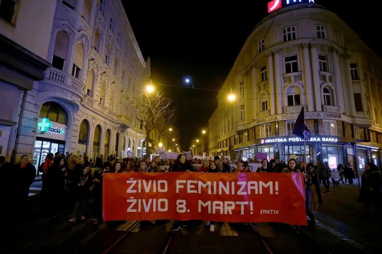 Tisuće ljudi na Noćnom mar&scaron;u za prava žena: 'Patrijarhat siluje'