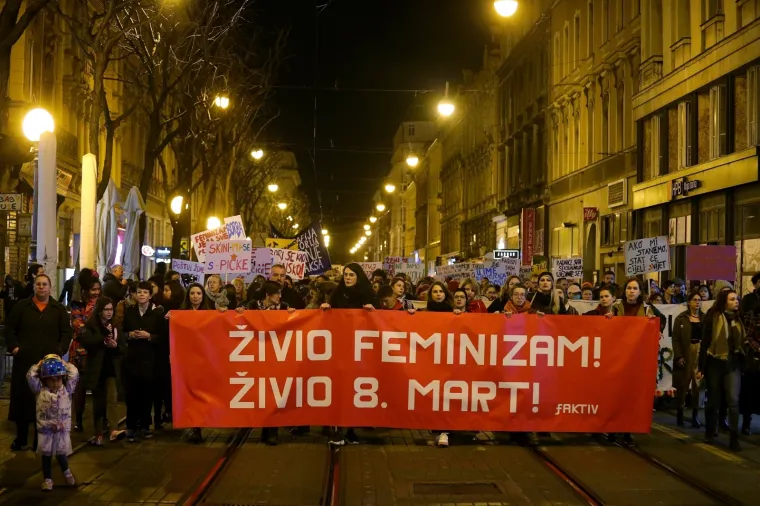 Tisuće ljudi na Noćnom mar&scaron;u za prava žena: 'Patrijarhat siluje'