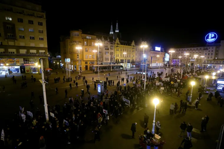 Tisuće ljudi na Noćnom mar&scaron;u za prava žena: 'Patrijarhat siluje'
