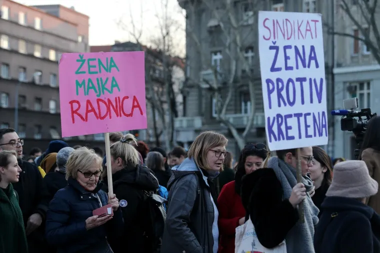 Tisuće ljudi na Noćnom mar&scaron;u za prava žena: 'Patrijarhat siluje'