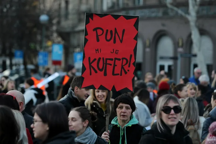 Tisuće ljudi na Noćnom mar&scaron;u za prava žena: 'Patrijarhat siluje'