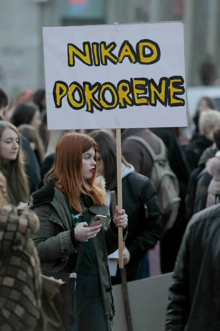 Tisuće ljudi na Noćnom mar&scaron;u za prava žena: 'Patrijarhat siluje'