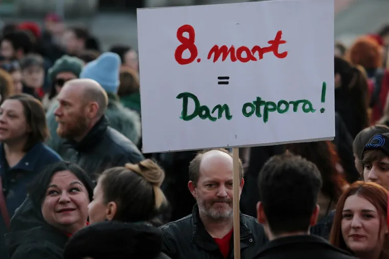 Tisuće ljudi na Noćnom mar&scaron;u za prava žena: 'Patrijarhat siluje'