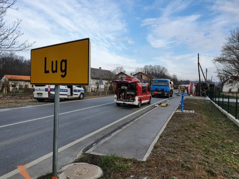 Strava kod Karlovca: Vozač poginuo u sudaru s cisternom, gorivo se razlilo po cesti!