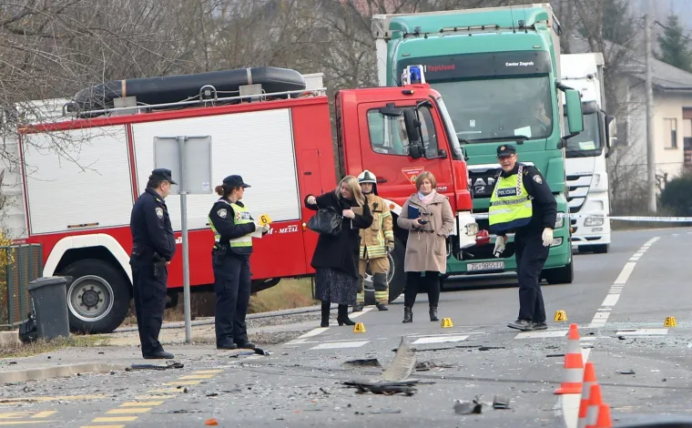 Strava kod Karlovca: Vozač poginuo u sudaru s cisternom, gorivo se razlilo po cesti!