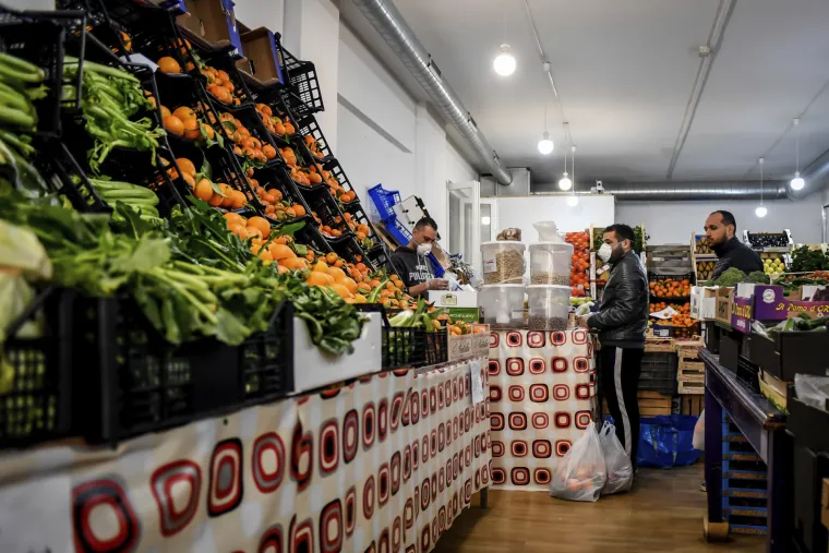 Život u Italiji je stao: Ulice sablasno prazne, ljudi su zatočeni u kućama