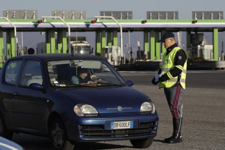 Život u Italiji je stao: Ulice sablasno prazne, ljudi su zatočeni u kućama