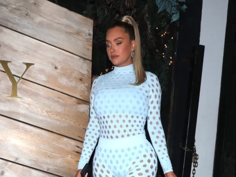 Anastasia Karanikolaou, poznatija kao Stassie Baby, nova je najbolja prijateljica Kylie Jenner. Ukoliko na Instagramu pratite najmlađu milijarderku na svijetu, njene vam seksi fotke sigurno nisu promakle