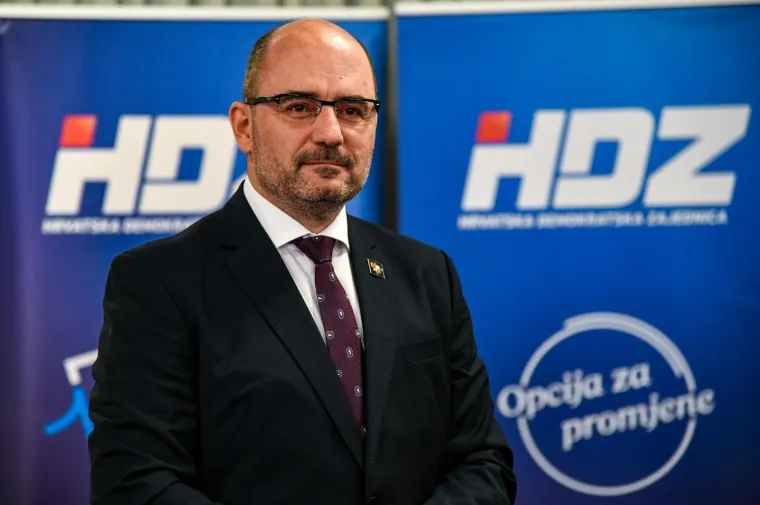 Pomeo ih Plenkovićev tim! Pogledajte kakva atmosfera je vladala u gubitničkom Stožeru Mire Kovača