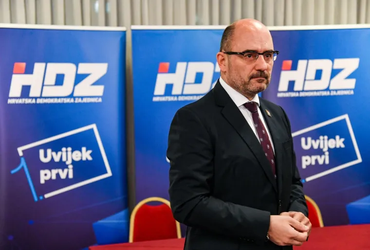 Pomeo ih Plenkovićev tim! Pogledajte kakva atmosfera je vladala u gubitničkom Stožeru Mire Kovača