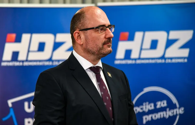 Pomeo ih Plenkovićev tim! Pogledajte kakva atmosfera je vladala u gubitničkom Stožeru Mire Kovača