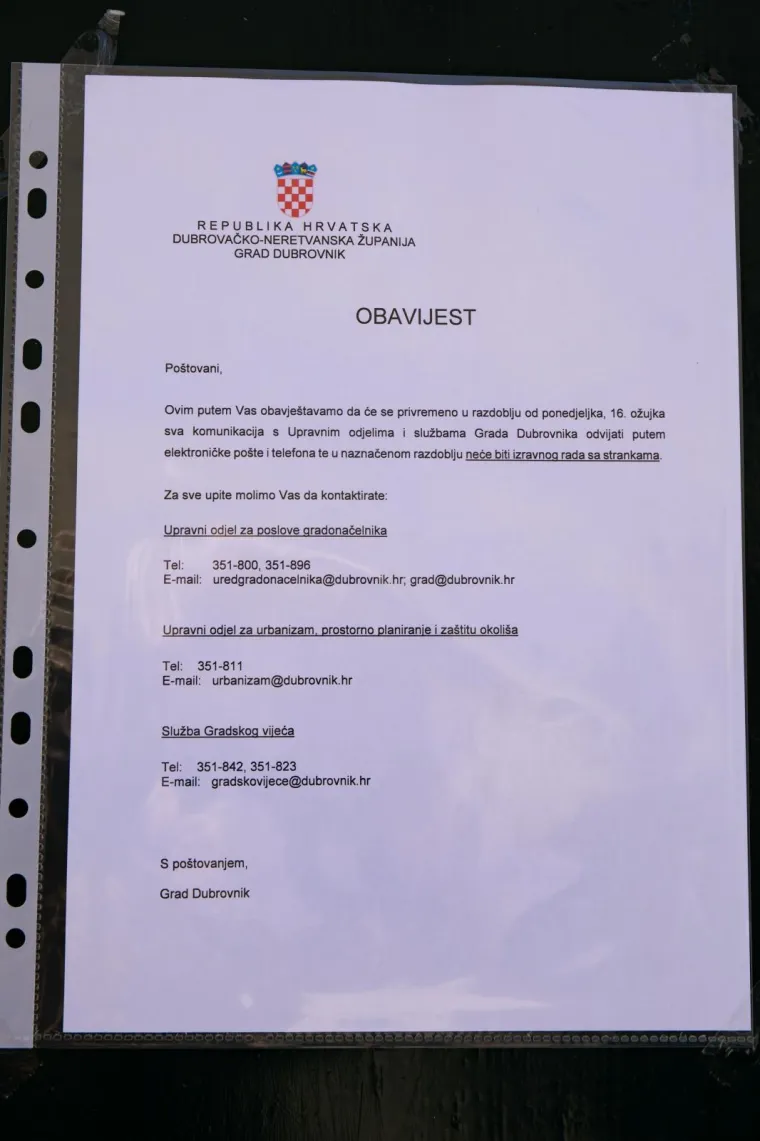 Dubrovnik kakvog smo viđali samo u najgorim danima: Stradun sablasno prazan čeka turiste