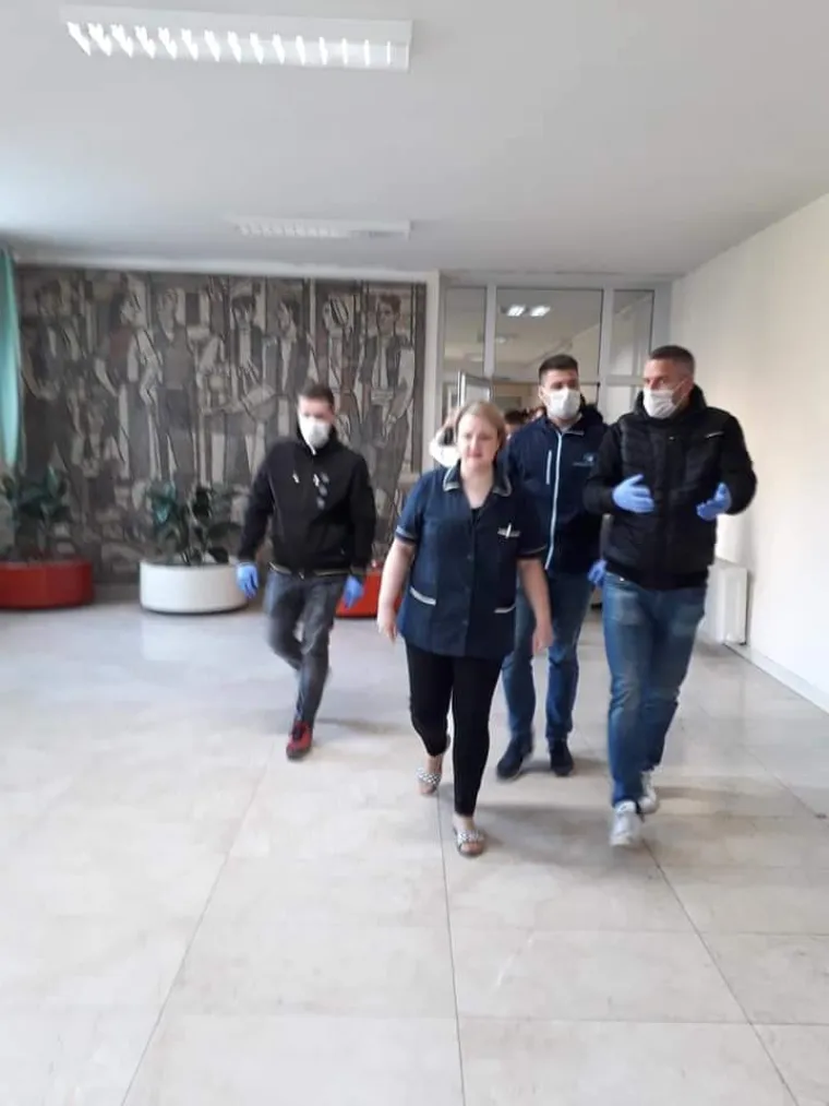 Momci iz Torcide pomažu u selidbi bolnice u Splitu: 'Ovo je jedan od najvećih izazova za nas i grad'