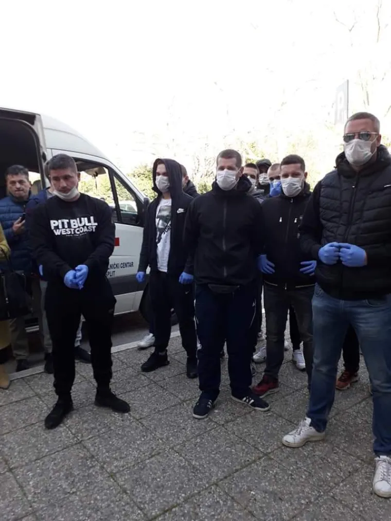 Momci iz Torcide pomažu u selidbi bolnice u Splitu: 'Ovo je jedan od najvećih izazova za nas i grad'