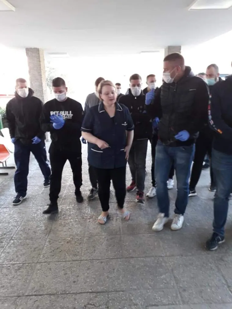 Momci iz Torcide pomažu u selidbi bolnice u Splitu: 'Ovo je jedan od najvećih izazova za nas i grad'