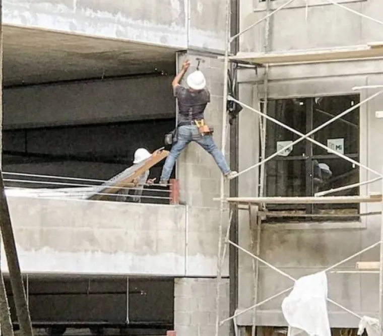 OVAKO BI IZGLEDALI 'GLUP I GLUPLJI' DA SU STVARNI: Ponekad je stvarni svijet puno bizarniji od onog s filmskog platna