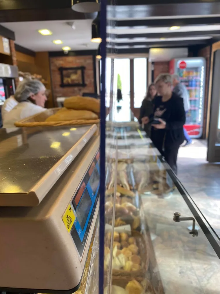 Zagrebačka pekarna ovako se bori protiv koronavirusa: Na poseban način za&scaron;tićeni hrana, radnici i kupci