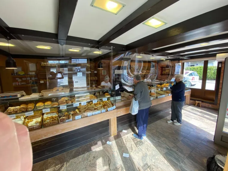 Zagrebačka pekarna ovako se bori protiv koronavirusa: Na poseban način za&scaron;tićeni hrana, radnici i kupci