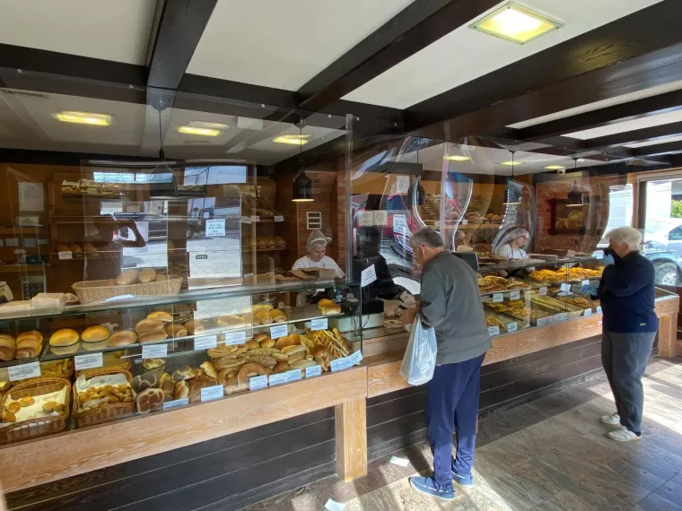 Zagrebačka pekarna ovako se bori protiv koronavirusa: Na poseban način za&scaron;tićeni hrana, radnici i kupci