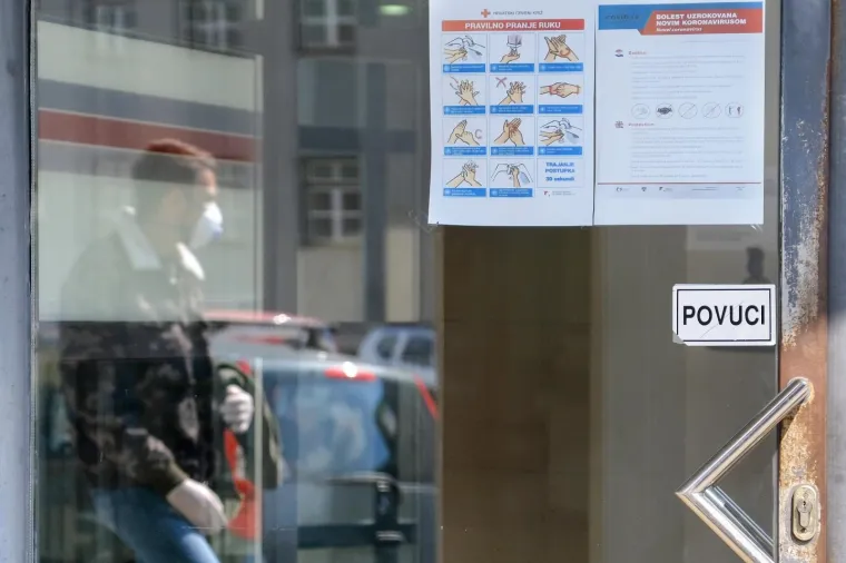 Pred HZZ-om gužva kakva se ne pamti: Otpu&scaron;teni masovno dolaze po naknade za nezaposlene