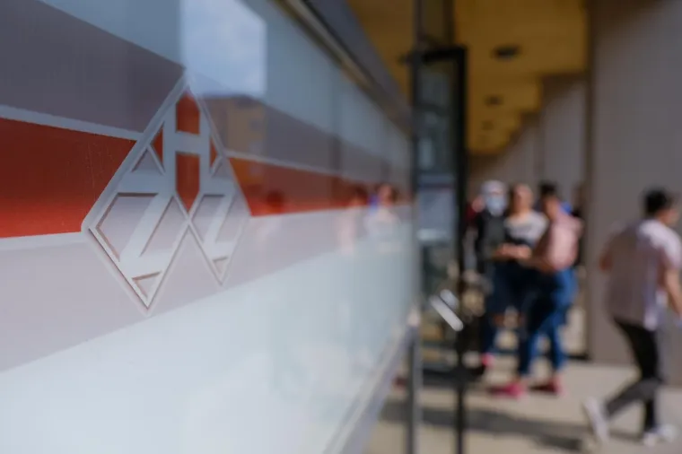 Pred HZZ-om gužva kakva se ne pamti: Otpu&scaron;teni masovno dolaze po naknade za nezaposlene