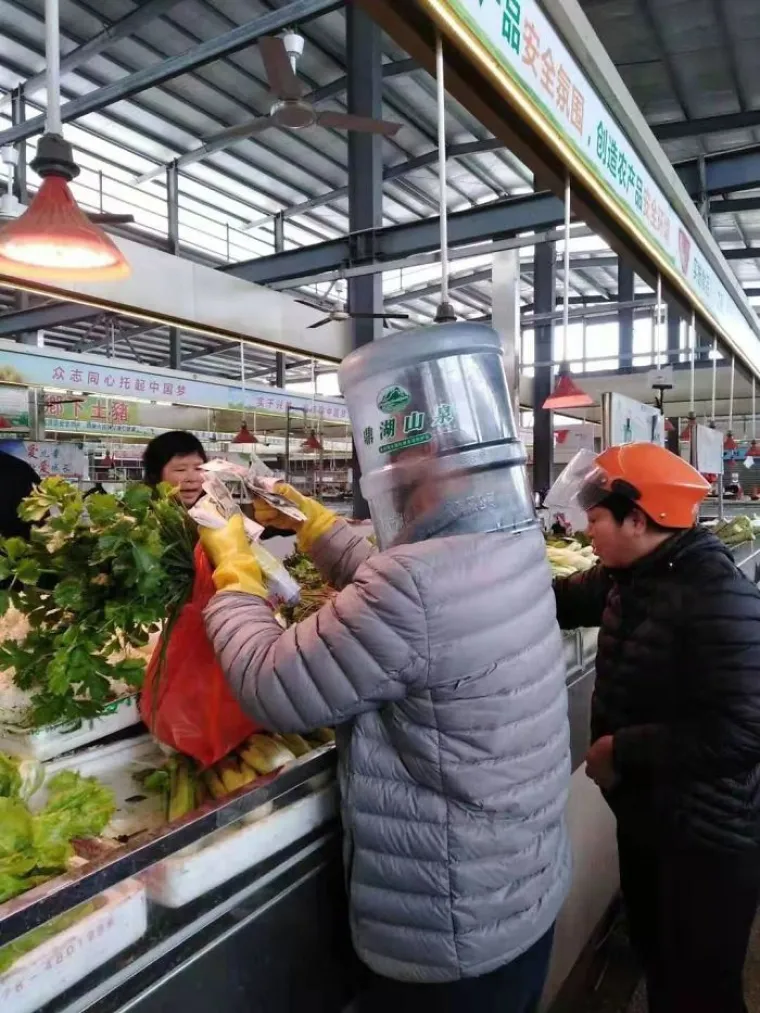 Sna&scaron;li su se: Ovo su najkreativnije maske protiv koronavirusa