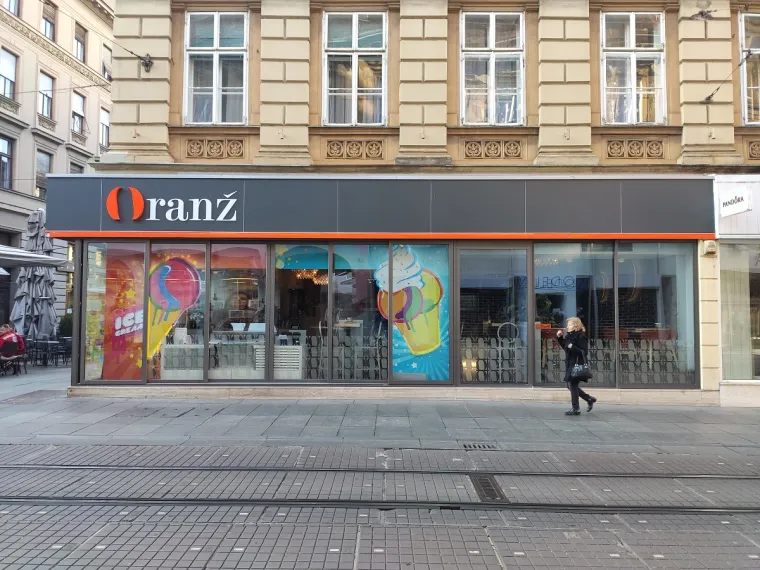 Nakon &scaron;to je donesena odluka o zatvaranju svih trgovina, kafića, restorana i sličnih objekata osim onih koja služe opskrbljivanju stanovni&scaron;tva, Zagreb je poprilično pust