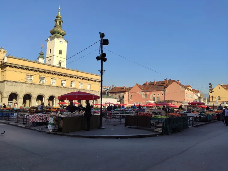 Nakon &scaron;to je donesena odluka o zatvaranju svih trgovina, kafića, restorana i sličnih objekata osim onih koja služe opskrbljivanju stanovni&scaron;tva, Zagreb je poprilično pust
