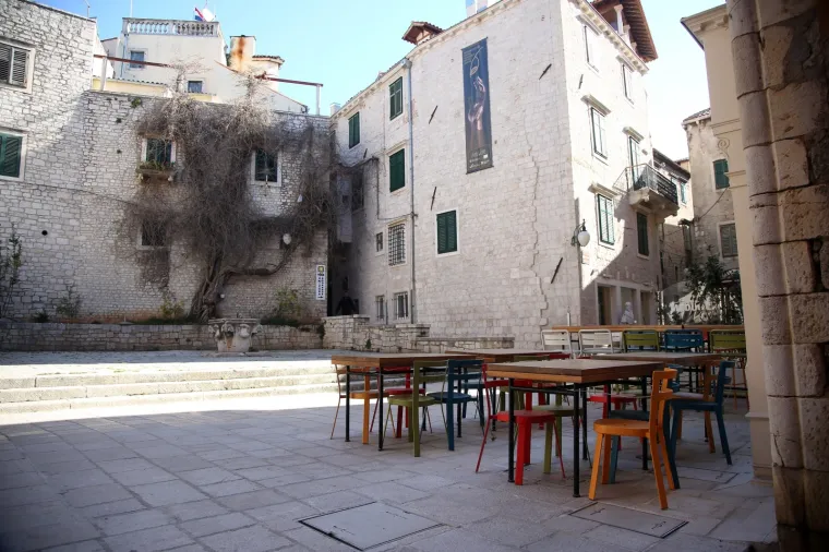 Od ponoći na snagu stupila odluka Stožera