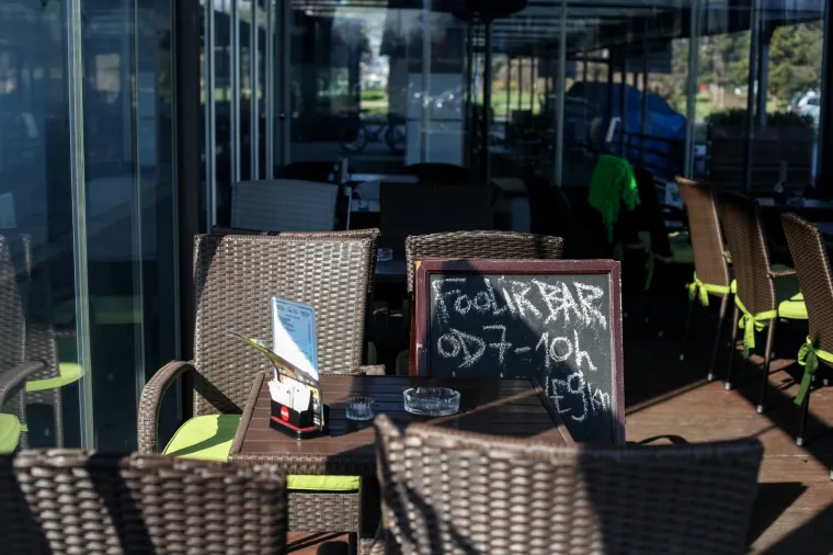 19.03.2020., Zagreb -  Od ponoci Stozer civilne zastite u svrhu sprijecavanja sirenja zaraze koronavirusom zabranio je rad svim ugostiteljskim objektima i usluznim djelatnostima. 
Photo: Igor Kralj/PIXSELL