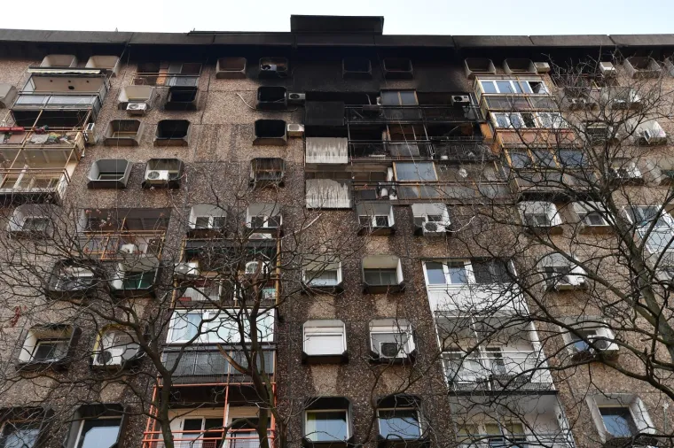 &Scaron;estero mrtvih u požaru koji je zahvatio nekoliko katova nebodera