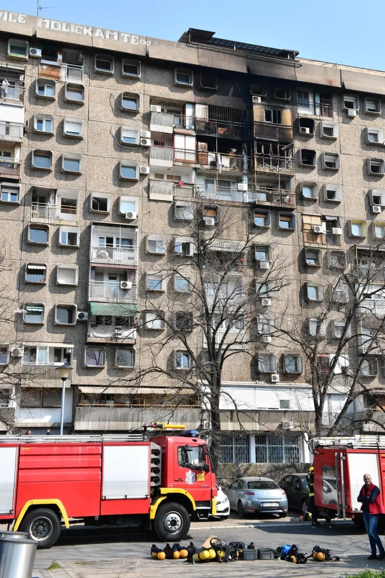 &Scaron;estero mrtvih u požaru koji je zahvatio nekoliko katova nebodera
