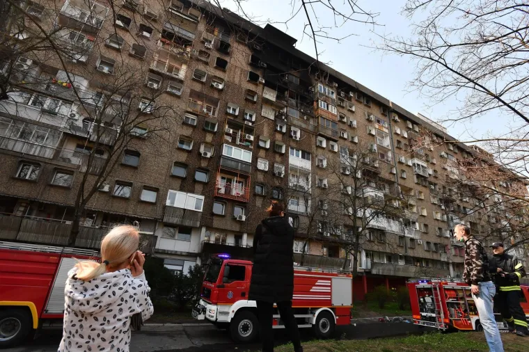 &Scaron;estero mrtvih u požaru koji je zahvatio nekoliko katova nebodera