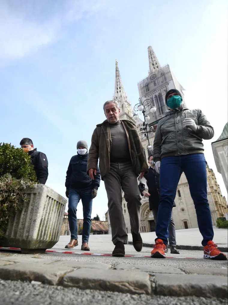 Državni vrh s maskama na licu u obilasku porušenog Zagreba: 'Ovo je najgori potres u 140 godina!'