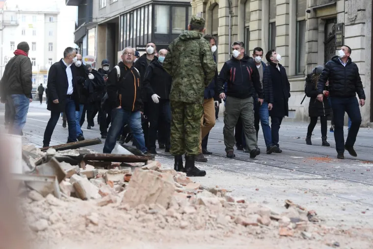 Državni vrh s maskama na licu u obilasku porušenog Zagreba: 'Ovo je najgori potres u 140 godina!'