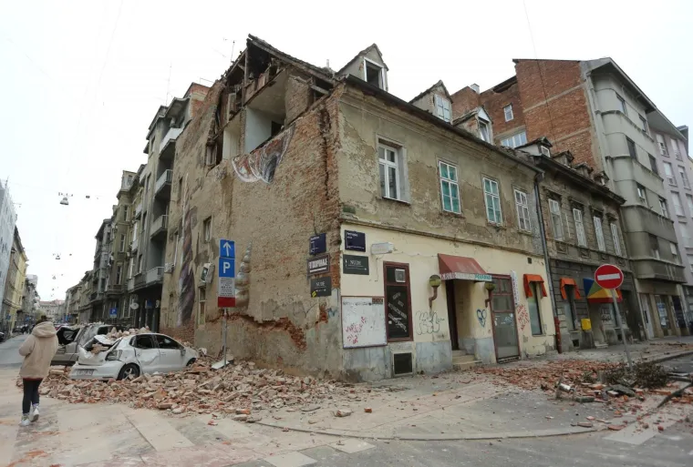 U Zagrebu o&scaron;tećeno na desetke zgrada i automobila: Grad izgleda kao iz filma katastrofe