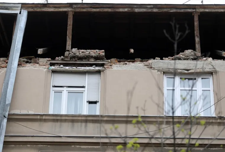 U Zagrebu o&scaron;tećeno na desetke zgrada i automobila: Grad izgleda kao iz filma katastrofe