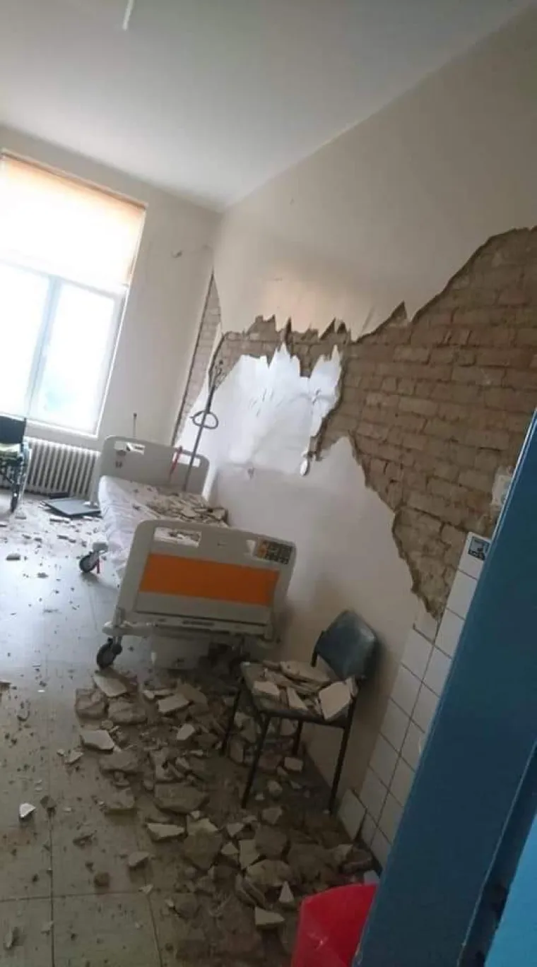 U zagrebačkim bolnicama popucali zidovi, uru&scaron;ili se stropovi: Prestra&scaron;ene mame s bebama iz Petrove stoje vani na hladnoći