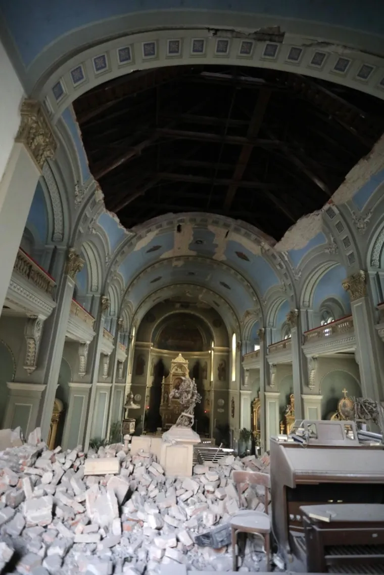 22.03.2020., Zagreb - Potres ostetio crkvu u Palmoticevoj ulici. Photo: Borna Filic/PIXSELL