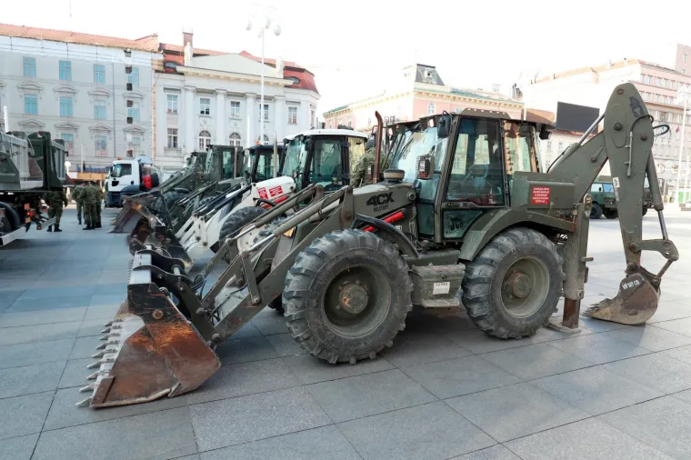 Evo kako izgleda Zagreb dan nakon užasnog potresa: Vojska čini sve da se život vrati u normalu
