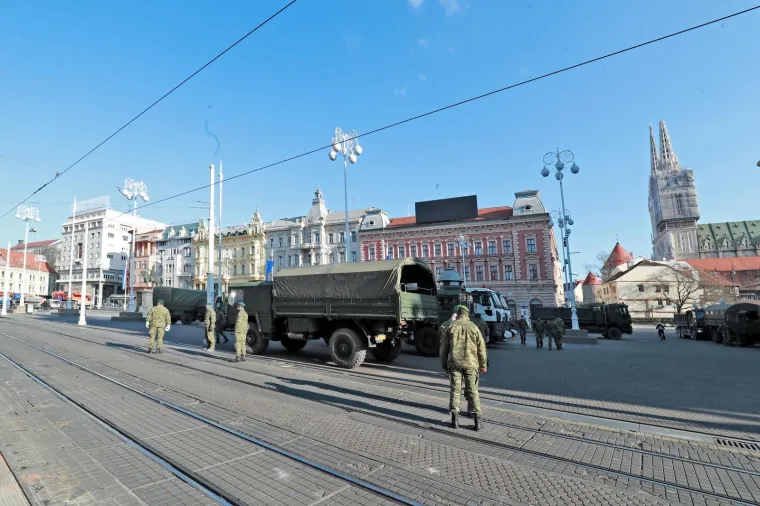 Evo kako izgleda Zagreb dan nakon užasnog potresa: Vojska čini sve da se život vrati u normalu