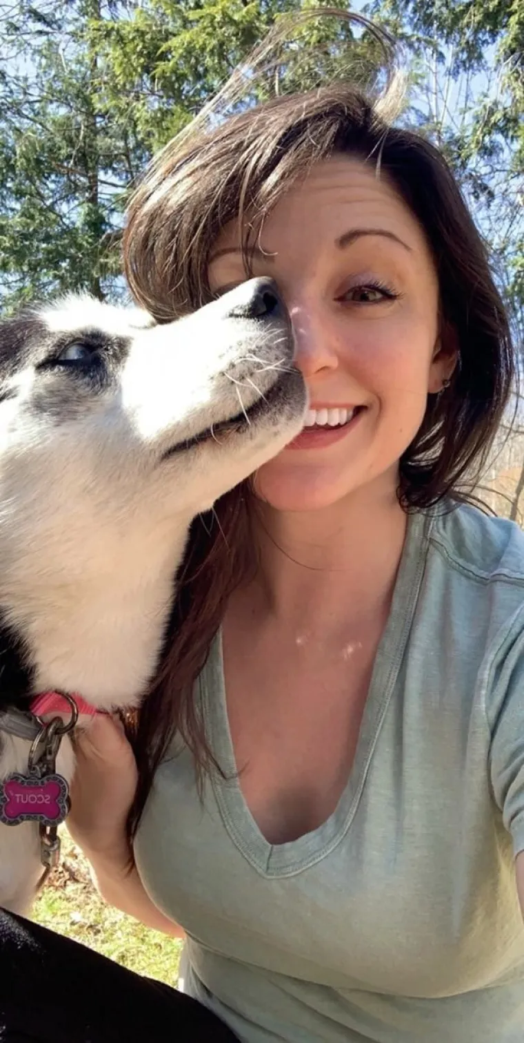 ISKORI&Scaron;TAVAJU PSE ZA LAJKOVE: Sasvim nepotrebno jer i obline koje pr&scaron;te na sve strane jamče sasvim dovoljno pregleda