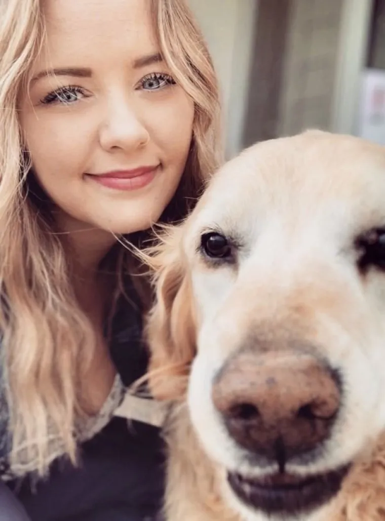 ISKORI&Scaron;TAVAJU PSE ZA LAJKOVE: Sasvim nepotrebno jer i obline koje pr&scaron;te na sve strane jamče sasvim dovoljno pregleda