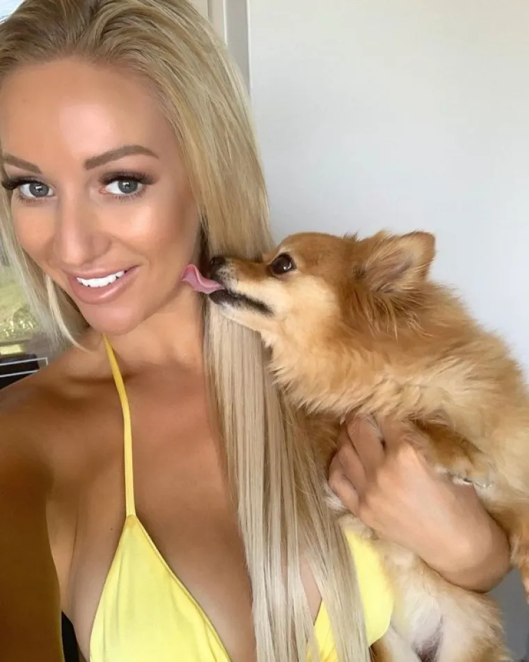 ISKORI&Scaron;TAVAJU PSE ZA LAJKOVE: Sasvim nepotrebno jer i obline koje pr&scaron;te na sve strane jamče sasvim dovoljno pregleda