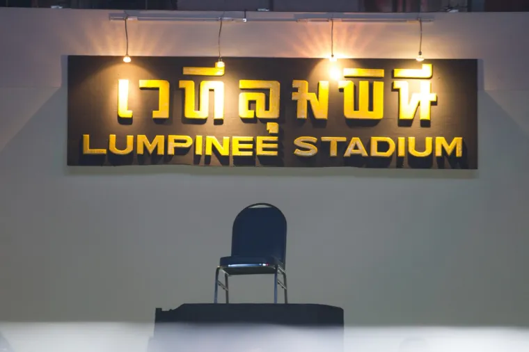 Borilački event na legendarnom Lumpini stadionu u Bangkoku, koja je održana 6. ožujka, za sad ima čak 72 slučaja zaraze koronavirusom. No, vjeruje se da je broj posjetitelja koji su se te večeri međusobno zarazili u realnosti još veći, jer je Muay Thai priredbu pratilo oko 5000 ljudi, izvještavaju lokalni tajlandski mediji.