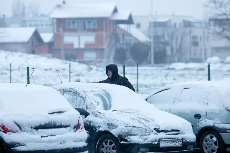 24.03.2020., Zagreb - Zagreb se jutros probudio pod snijeznim pokrivacem i uz temperaturu ispod nule.
 Photo: Patrik Macek/PIXSELL