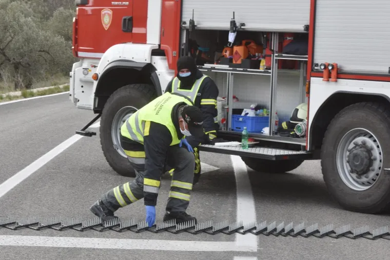 Nema izlaza iz Murtera i Betine! Pogledajte kako su policija i vatrogasci osigurali prometnice