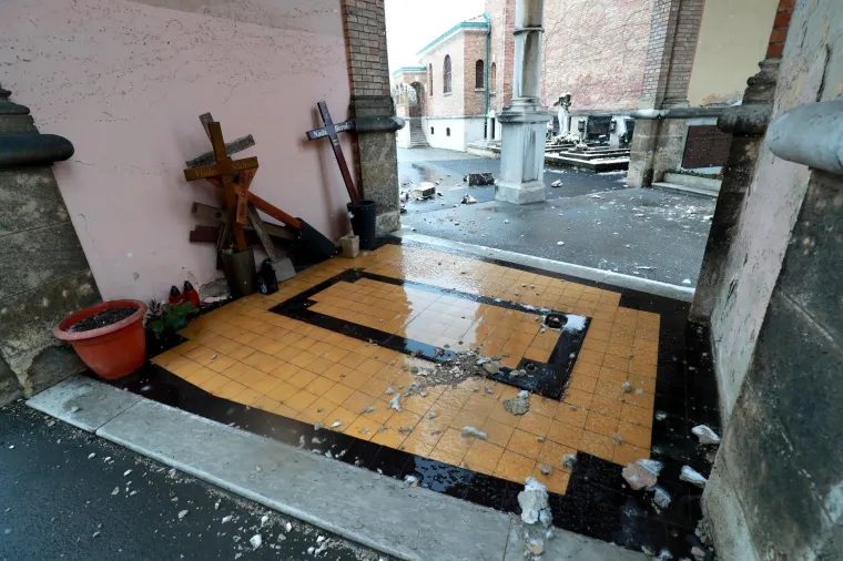 Mirogoj nikad tužniji: Pogledajte posljedice potresa na poznatom zagrebačkom groblju